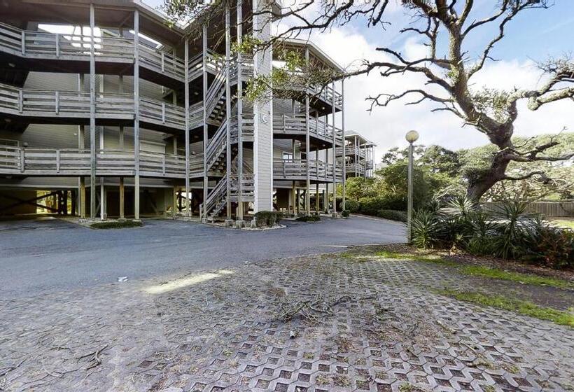 فندق Breakers C 22