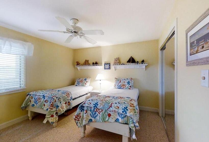 فندق Breakers C 22