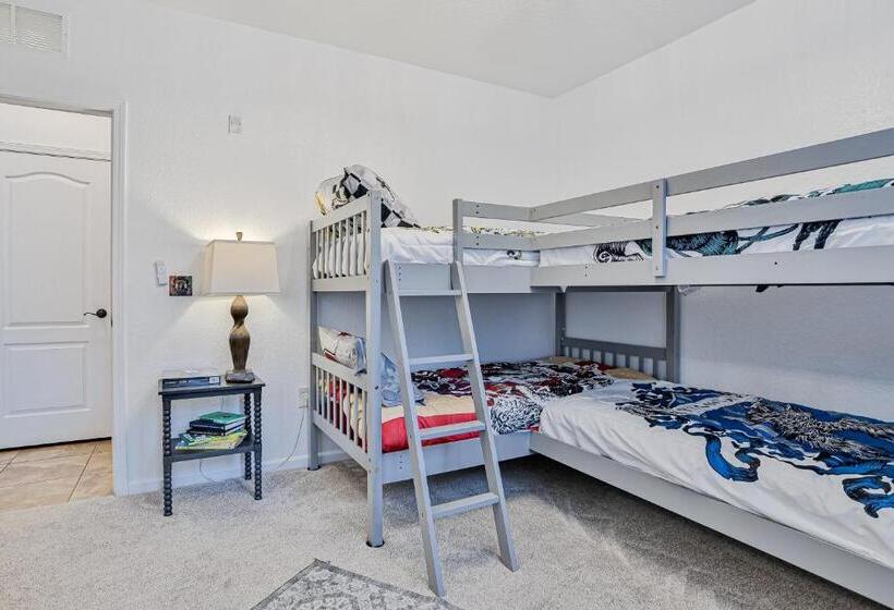 ホテル Dash Of Davenport