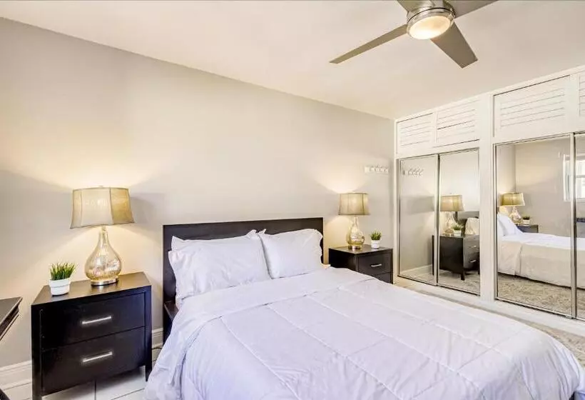 Hotelli Deerfield Delight #2