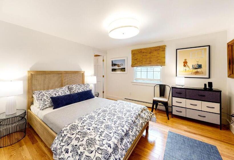 هتل Penthouse On Commercial