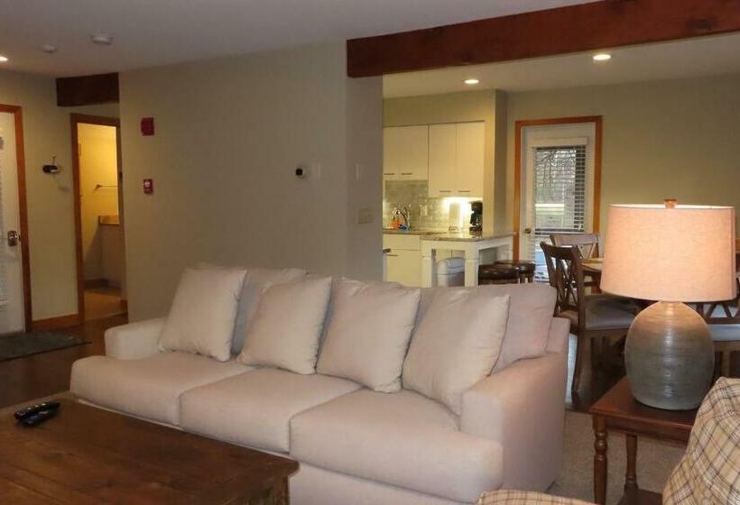 בית מלון כפרי Samoset Vacation