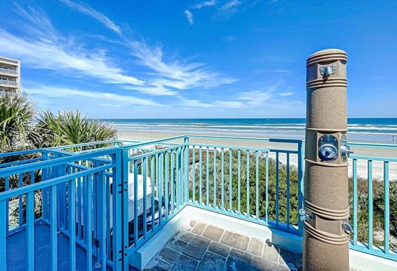 فندق The Wave 202