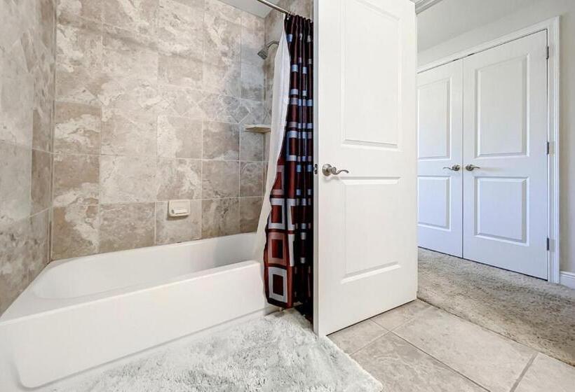 فندق The Wave 202