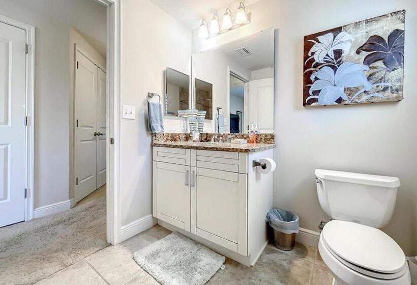 فندق The Wave 202