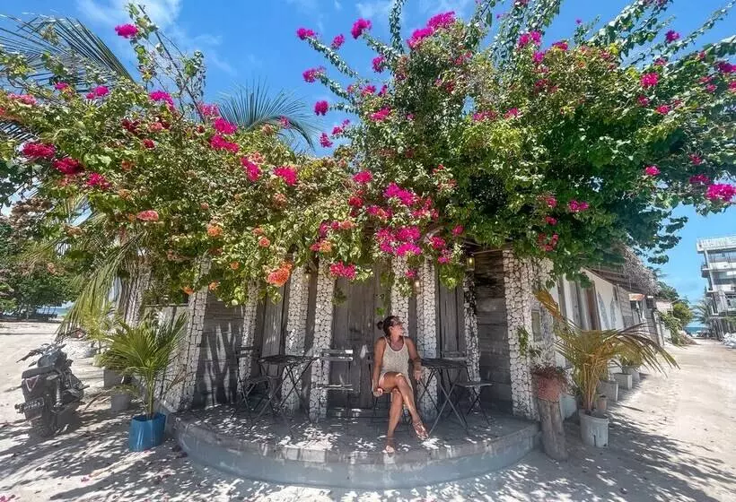 هتل Beach Cottage