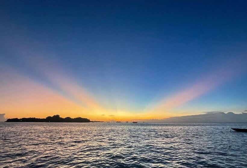 هتل Beach Cottage