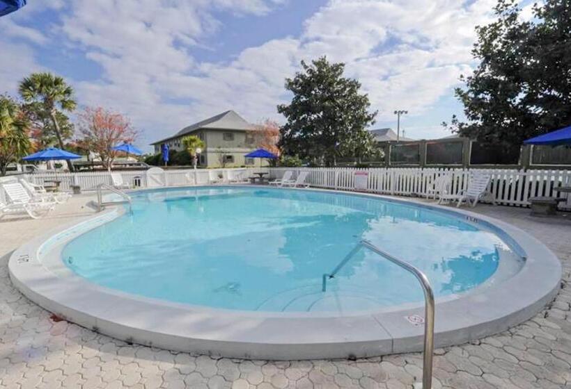 Отель Beachwood Villas F 4