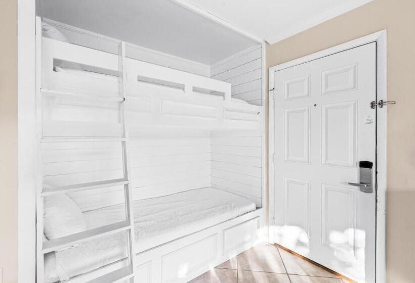 Отель Beachwood Villas F 4