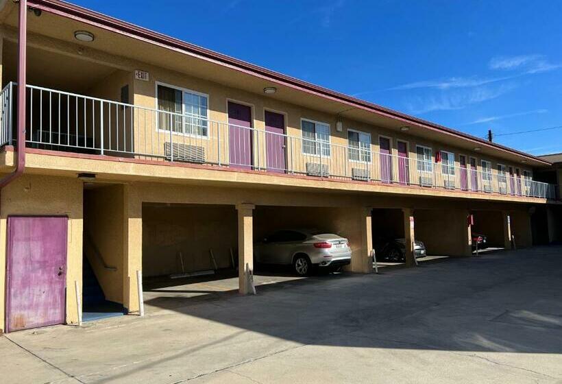 בית מלון כפרי Deluxe Inn La