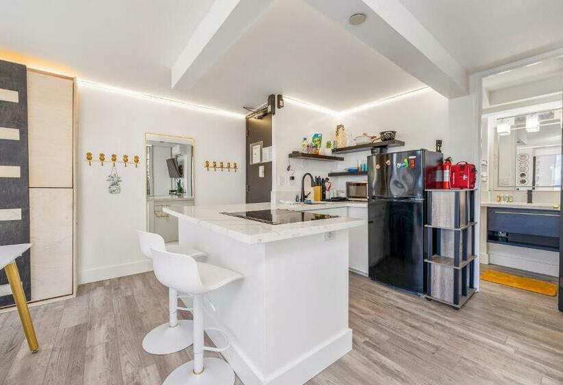 ホテル Pacific Monarch 802   Beach N Musubi