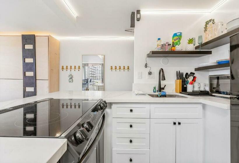 ホテル Pacific Monarch 802   Beach N Musubi