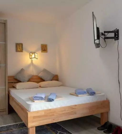 پانسیون Orhideja Visoko