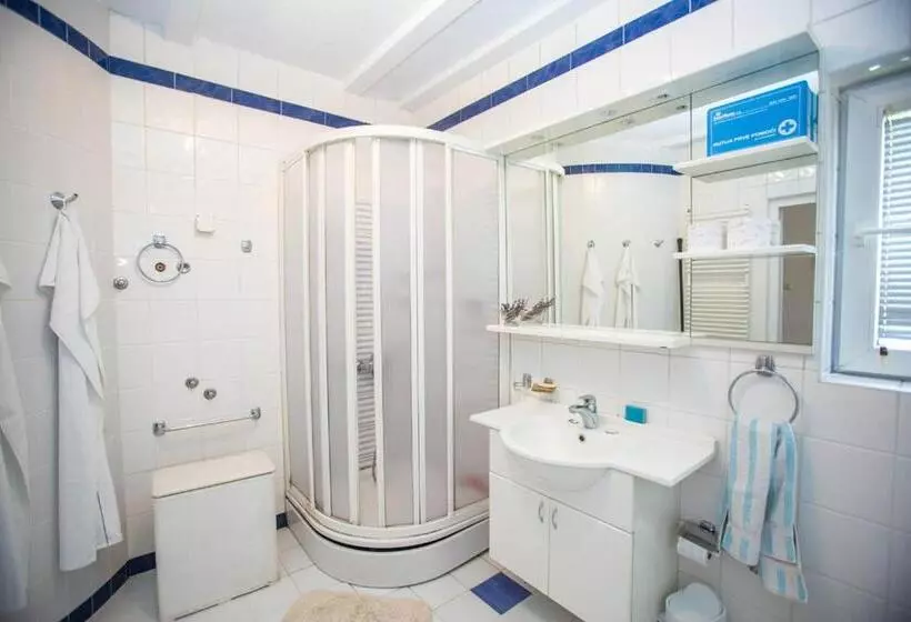 پانسیون Piramida Visoko