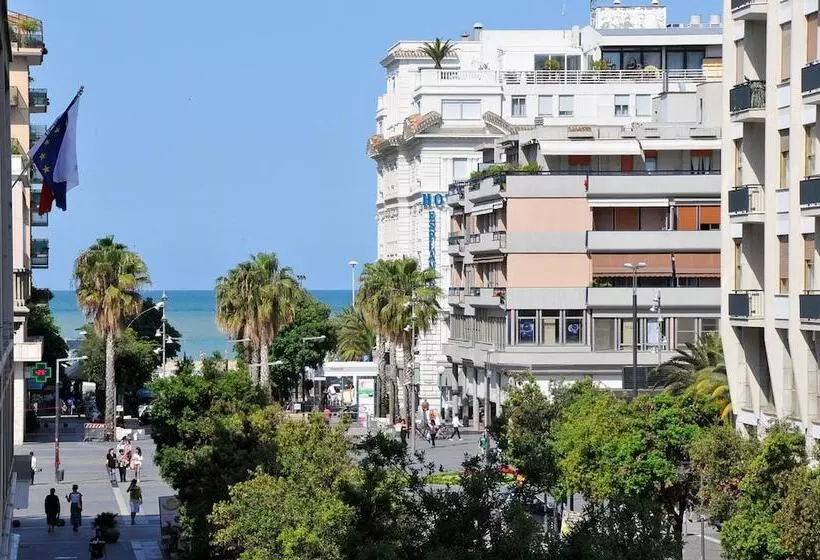 تختخواب و صبحانه Le Stanze Sul Corso