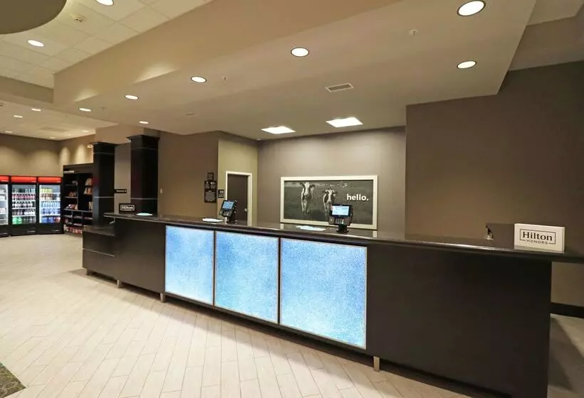 فندق Hampton Inn Kearney