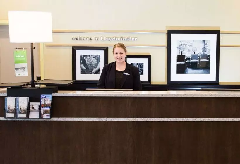 Отель Hampton Inn By Hilton Lloydminster