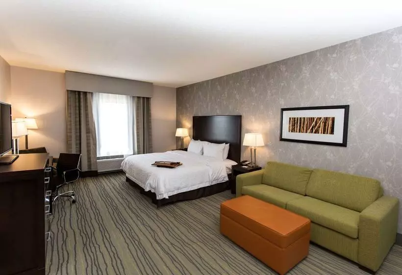 Отель Hampton Inn By Hilton Lloydminster