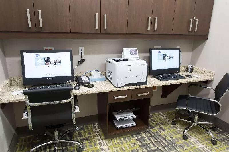 Отель Hampton Inn By Hilton Lloydminster