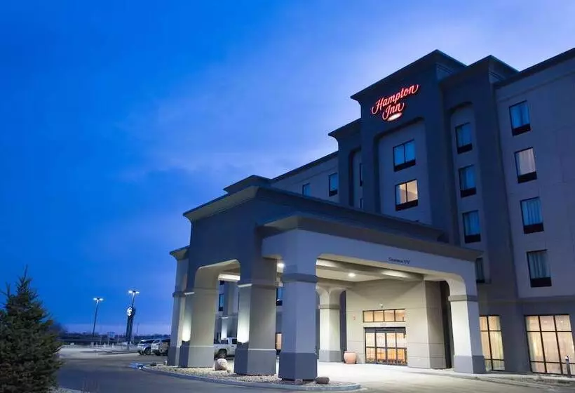 Отель Hampton Inn By Hilton Lloydminster