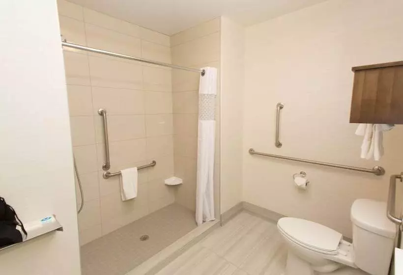 Отель Hampton Inn By Hilton Lloydminster