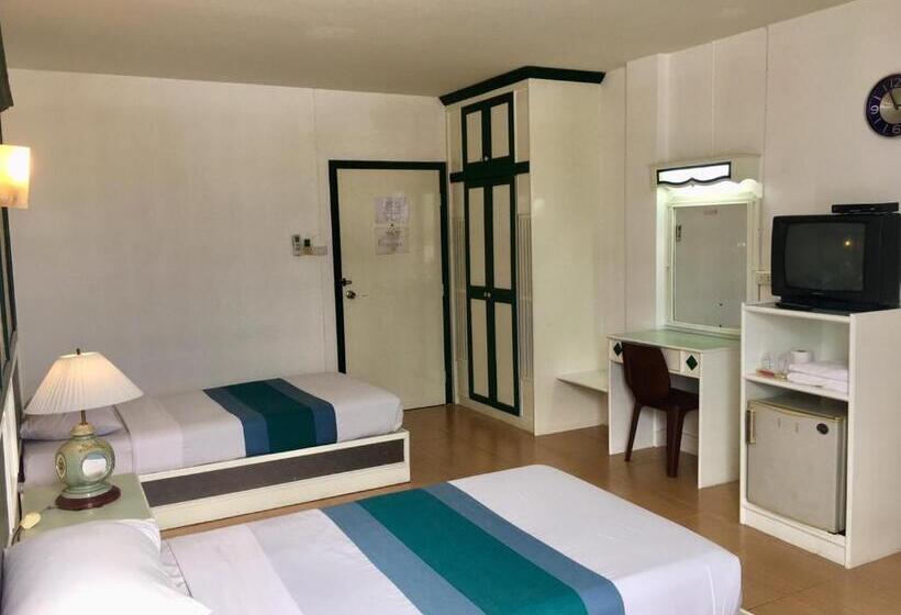 בית מלון כפרי Highway