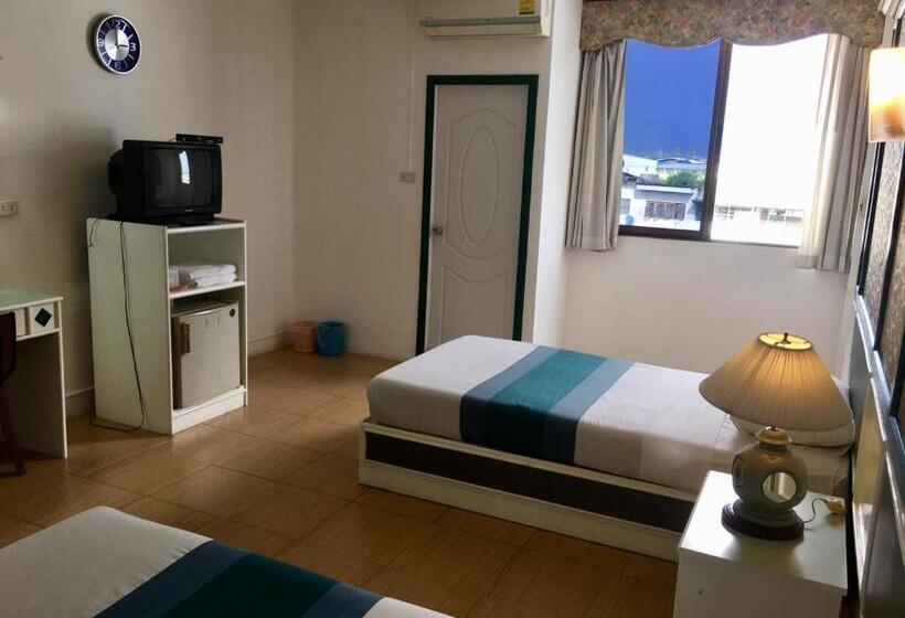 בית מלון כפרי Highway