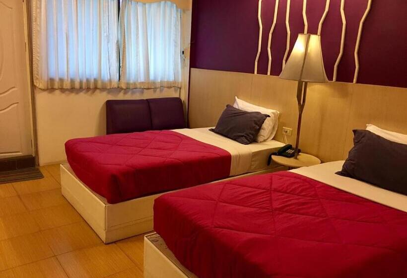 בית מלון כפרי Highway