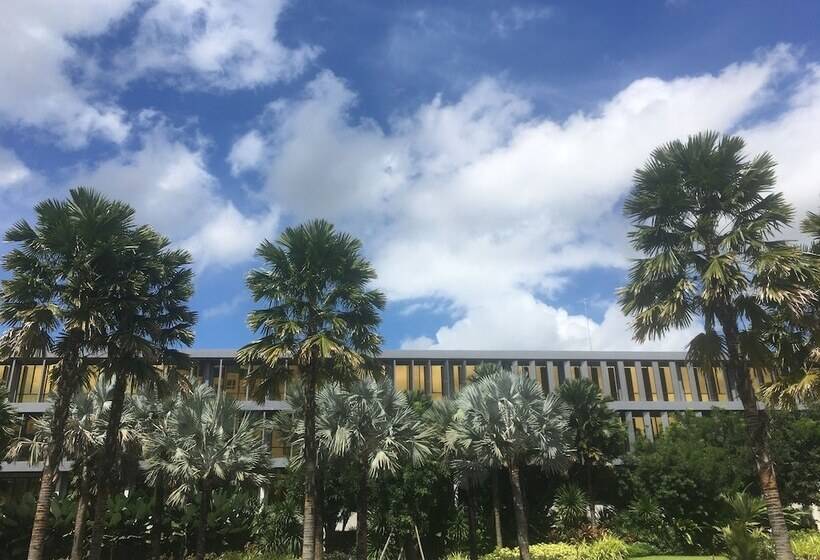 בית מלון כפרי Holiday Palace