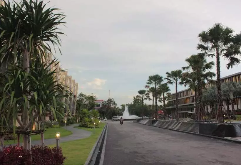 فندق Holiday Palace