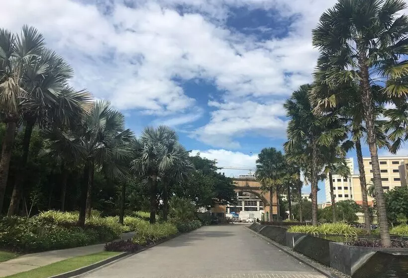 ホテル Holiday Palace