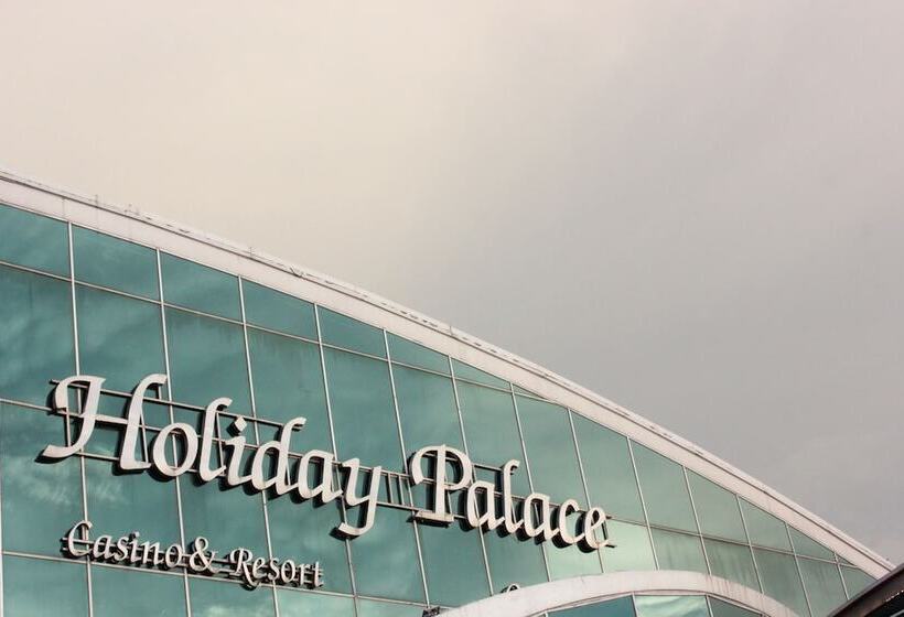 בית מלון כפרי Holiday Palace