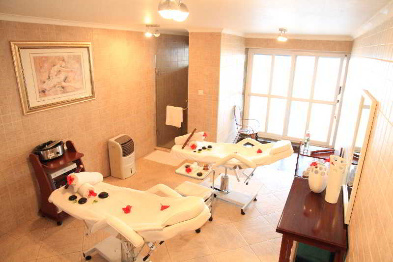 فندق Malaika Beach Resort