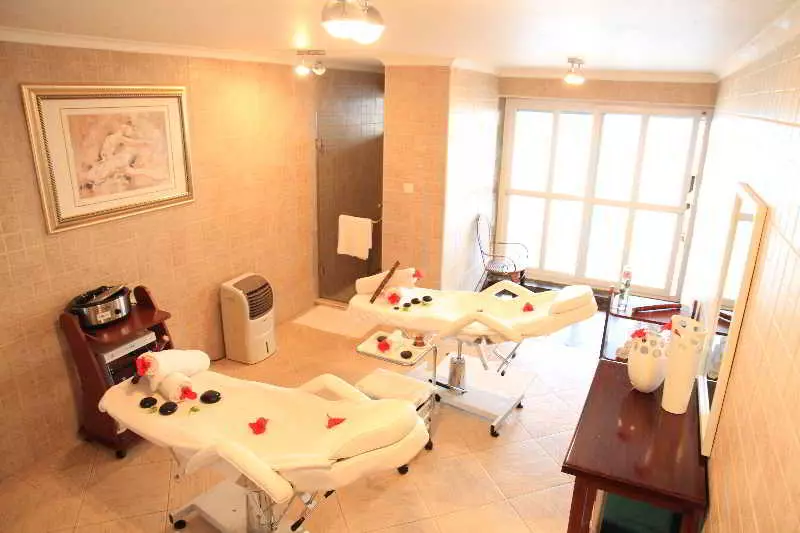 Hotel Malaika Beach Resort