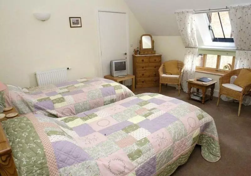 Lodge Farmhouse Bed & Breakfast