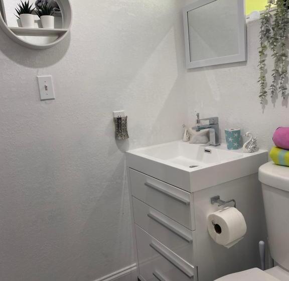 צימר Tiny Place W Private Hot Jacuzzi 7 Min To Miami International Airport