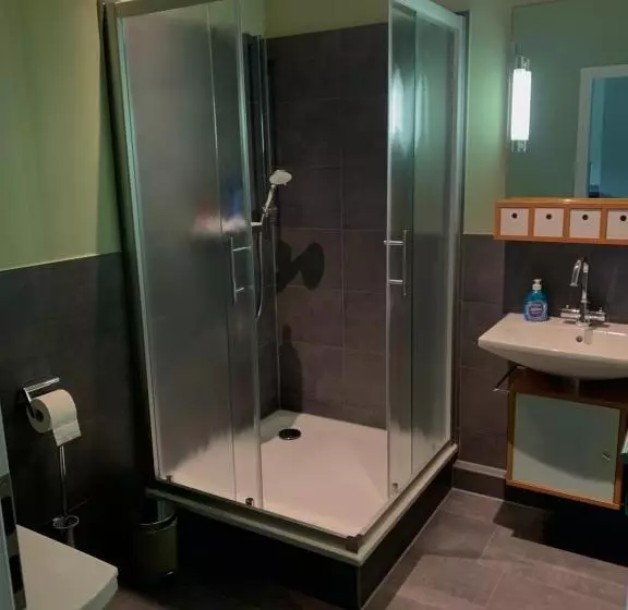 ペンション Gästezimmer In Einer Ferienwohnung Thiele In Roßwein