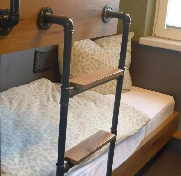 ペンション Gästezimmer In Einer Ferienwohnung Thiele In Roßwein