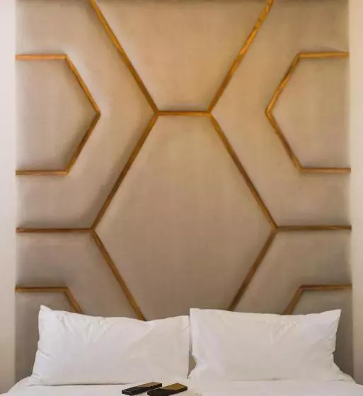 Hotelli Monica Midtown Suites