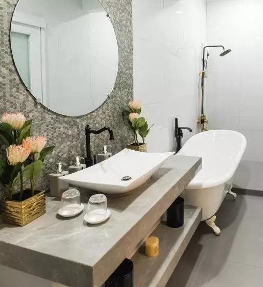 Hotelli Monica Midtown Suites