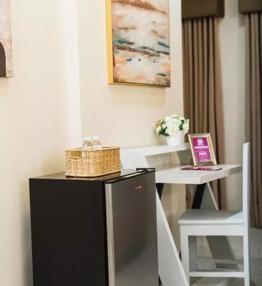 Hotelli Monica Midtown Suites