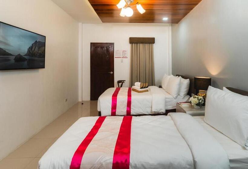 هتل Monica Midtown Suites