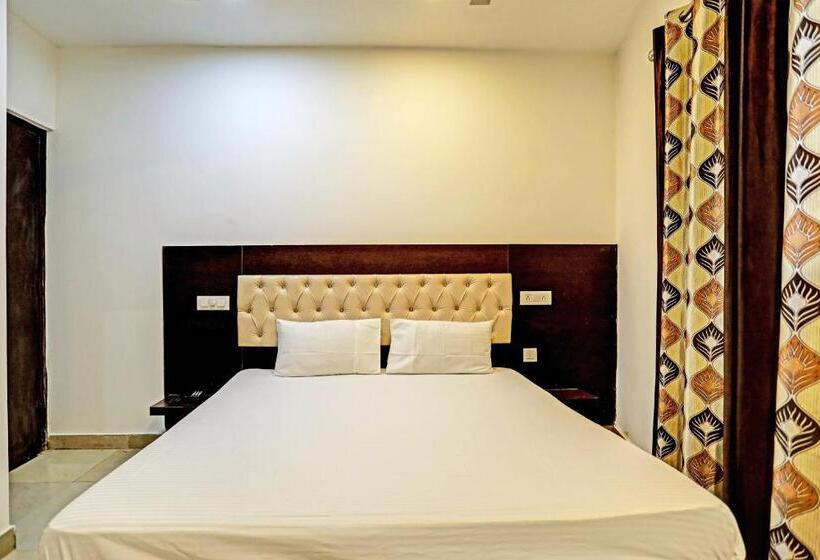 酒店 Oyo Flagship 70249  Red Hut