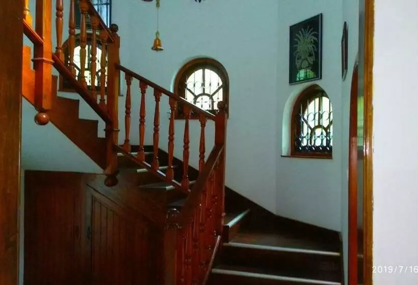 ペンション Ceylon Travel And Stay Lodge