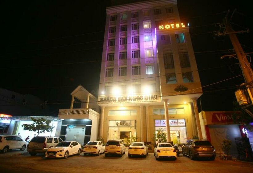هتل Ngoc Giau