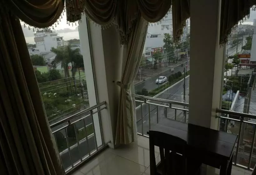 هتل Ngoc Giau
