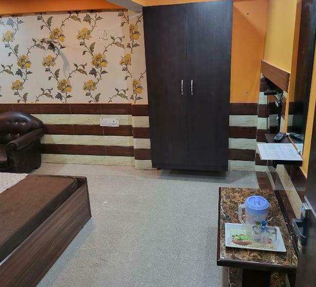 Pension Raghunandangeusthouse