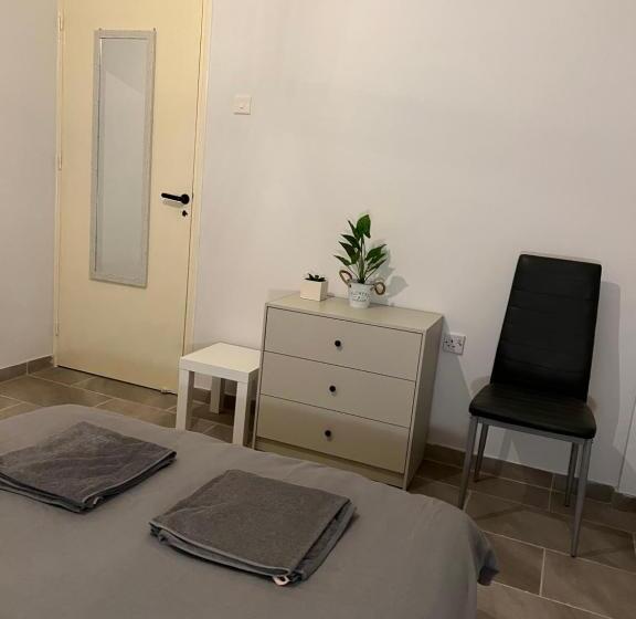 Ostello Joanna Court Rooms