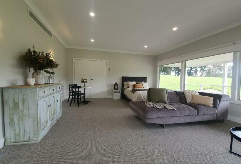 Bed and Breakfast Bellevue Homestead At Noir