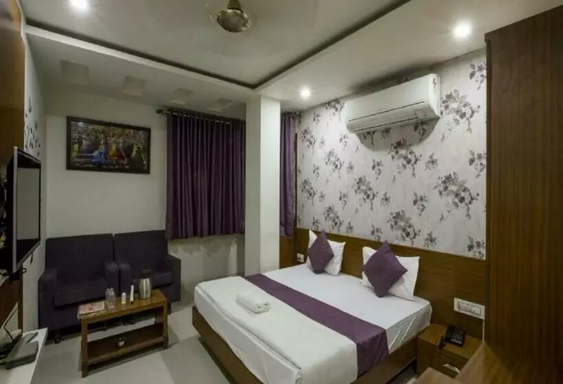 ホテル Aditya Regency, Bhopal